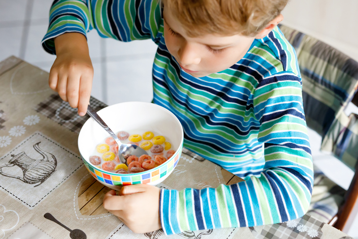 Unhealthy Foods For Kids: Don't Feed These Unhealthy Foods To Children, boy eating cereal
